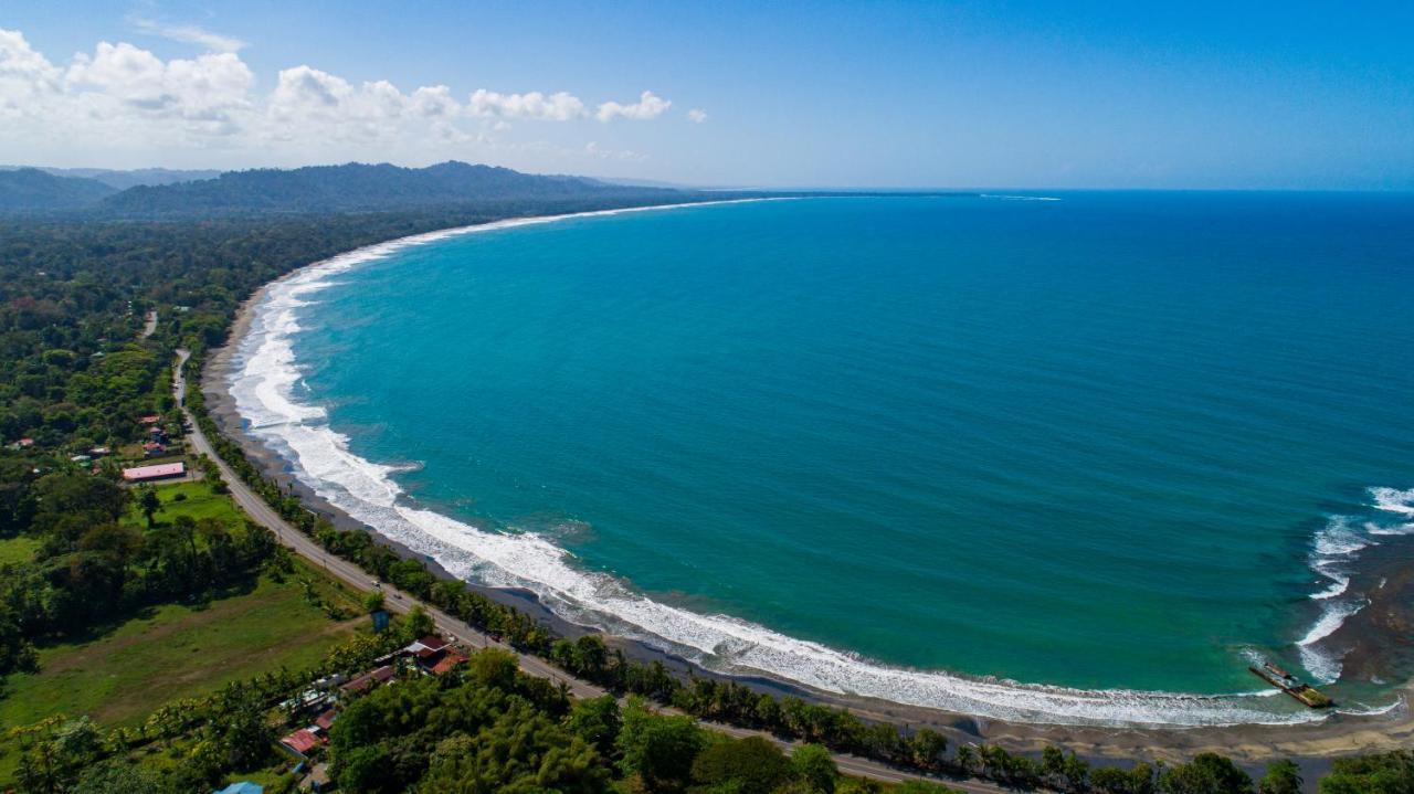 Gigi Brown Villa Frida Beachfront Puerto Viejo de Talamanca Экстерьер фото