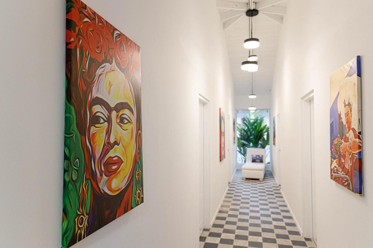 Gigi Brown Villa Frida Beachfront Puerto Viejo de Talamanca Экстерьер фото