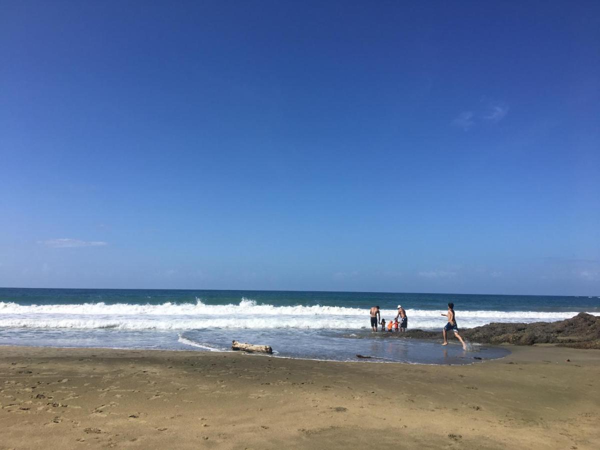 Gigi Brown Villa Frida Beachfront Puerto Viejo de Talamanca Экстерьер фото
