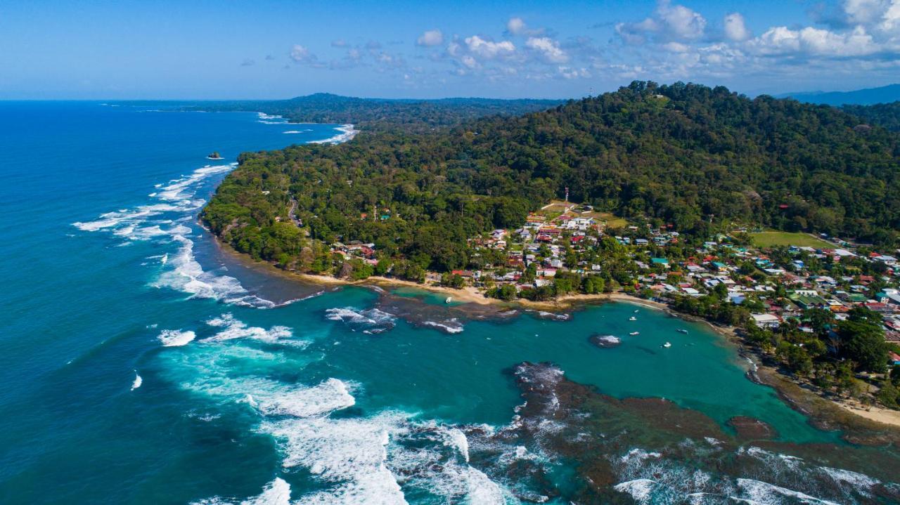 Gigi Brown Villa Frida Beachfront Puerto Viejo de Talamanca Экстерьер фото